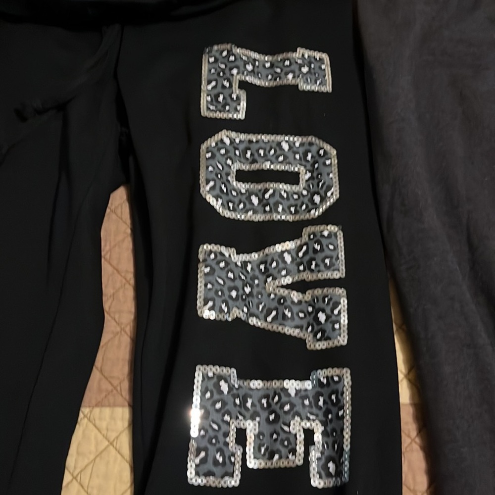 2 pair Capris lounge pants - Picture 8 of 10